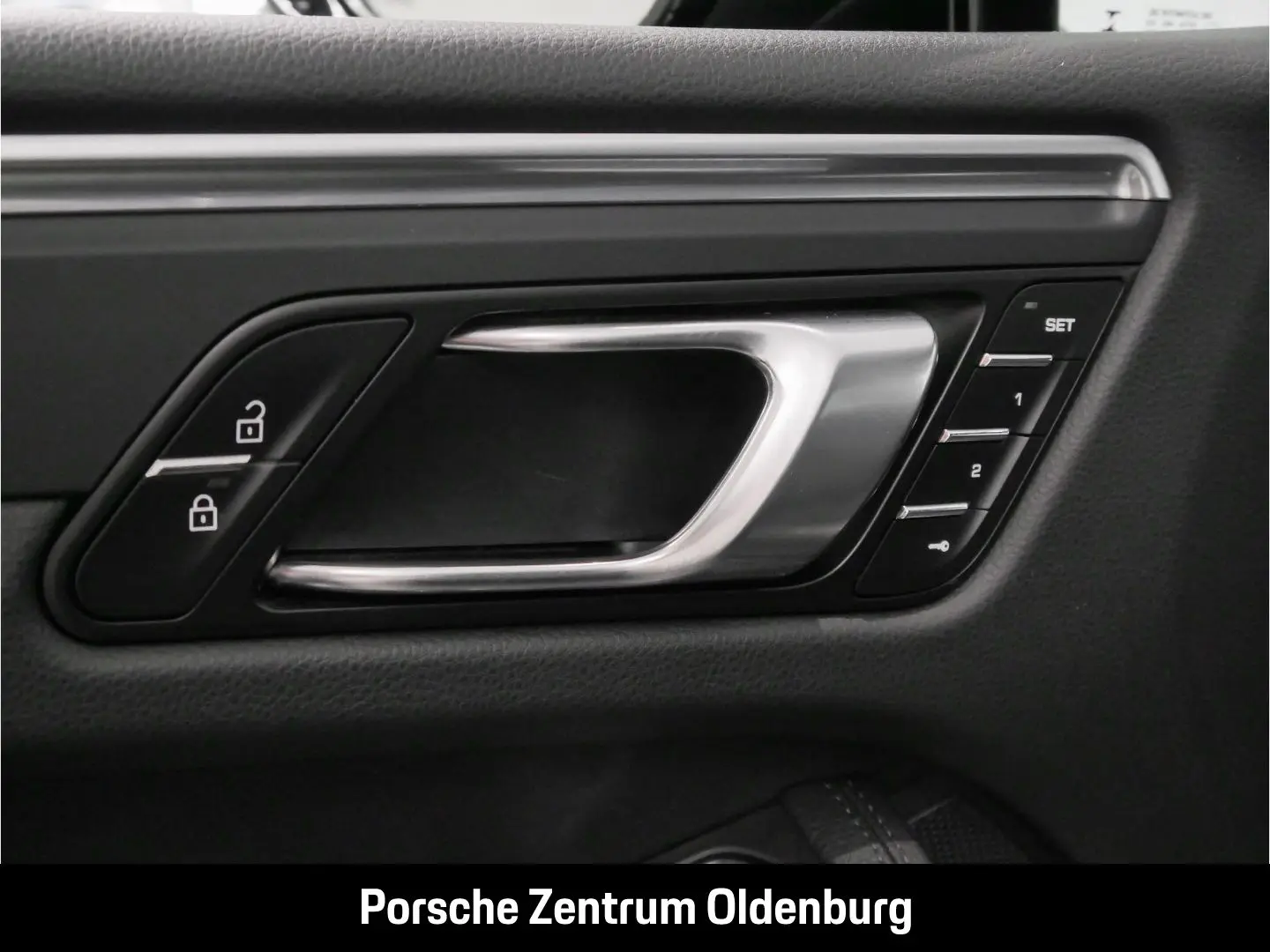 Macan Panorama CarPlay Abstandstempomat
