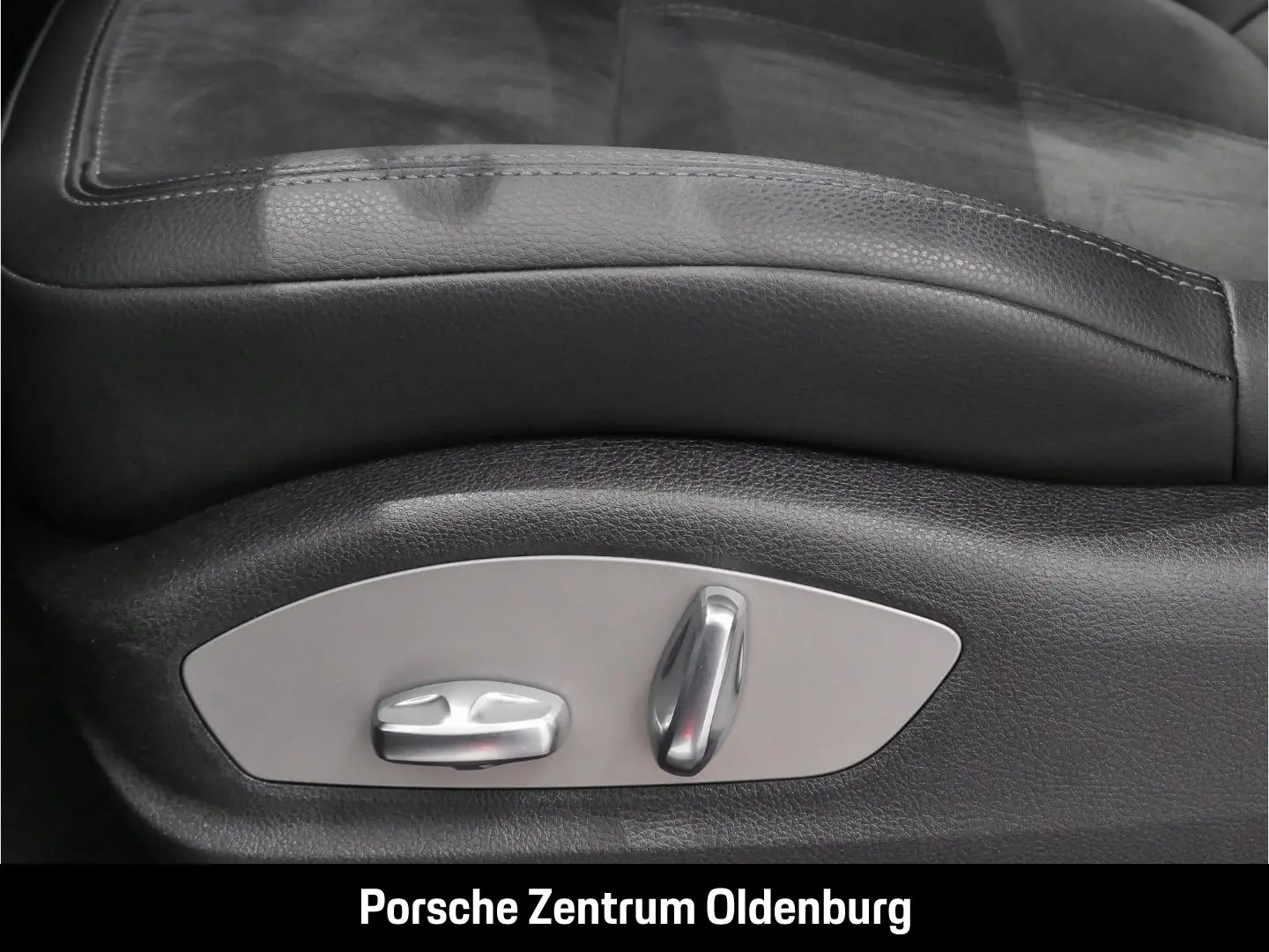 Macan Panorama CarPlay Abstandstempomat