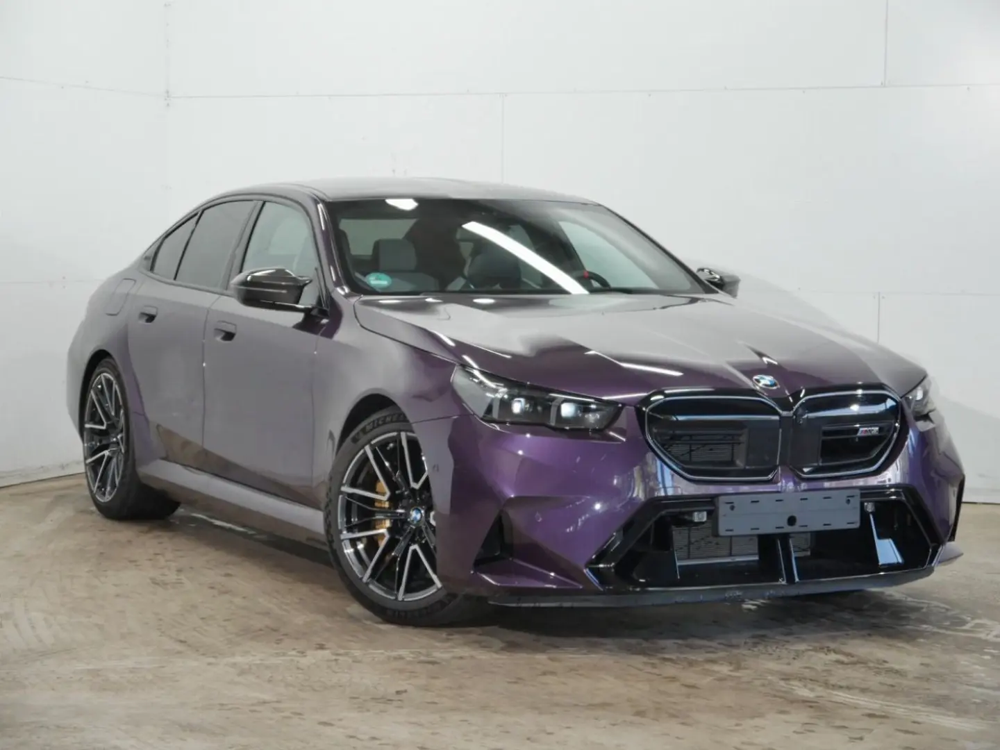 M5 Limousine Individual Daytonaviolett ///Driver