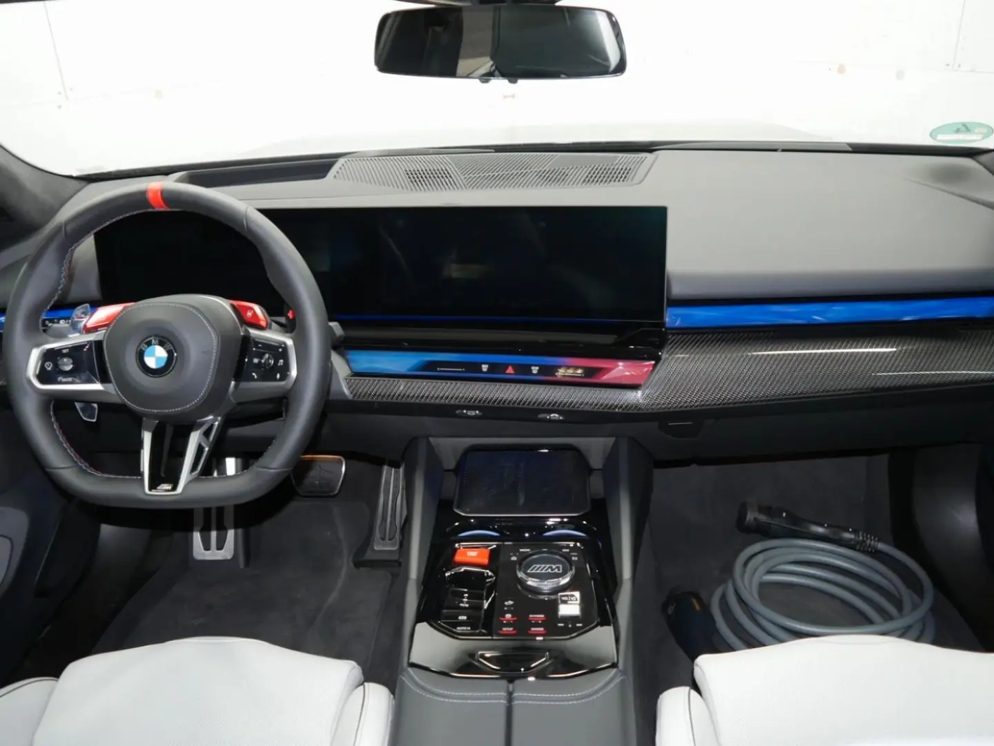 M5 Limousine Individual Daytonaviolett ///Driver