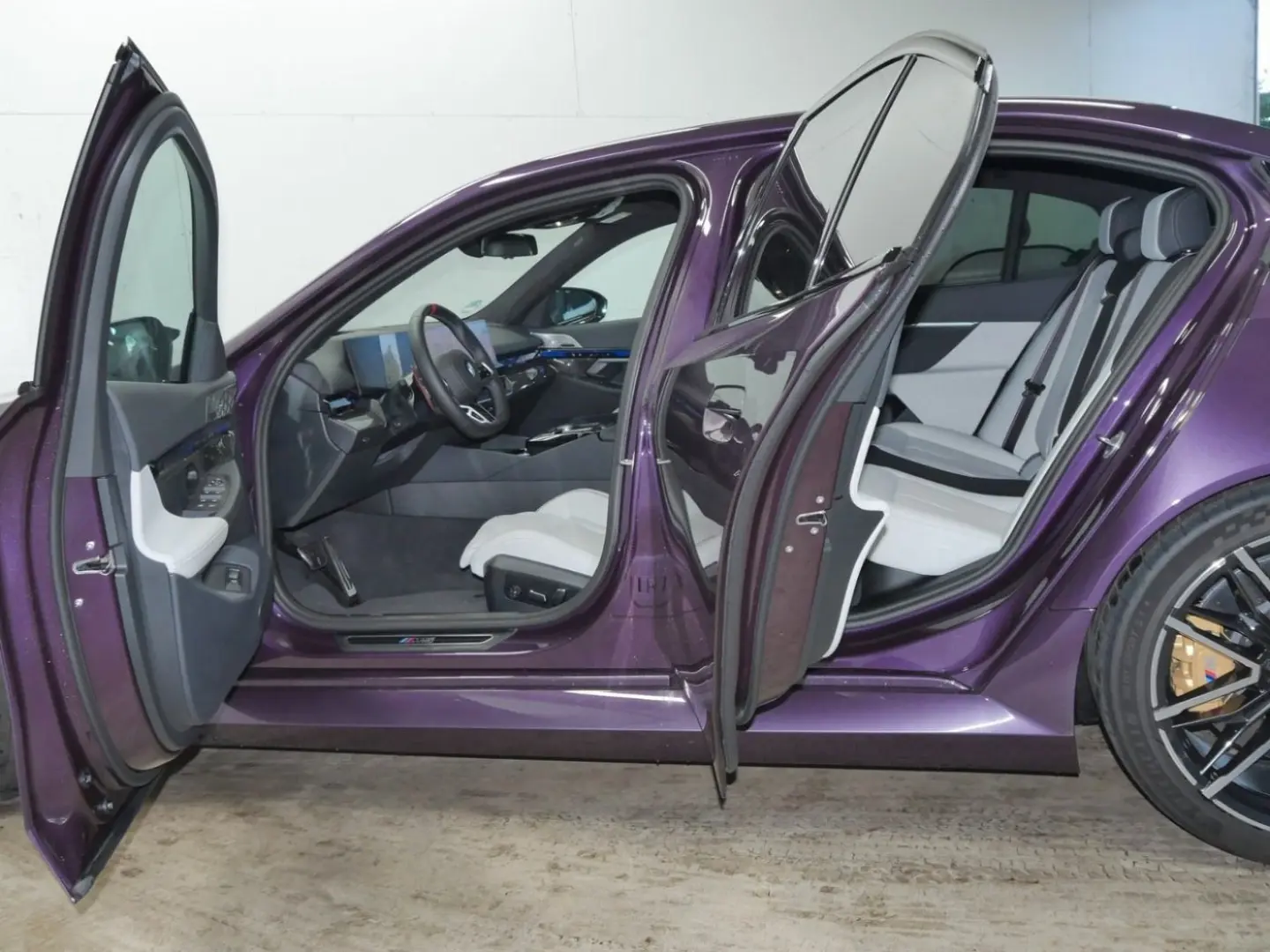M5 Limousine Individual Daytonaviolett ///Driver