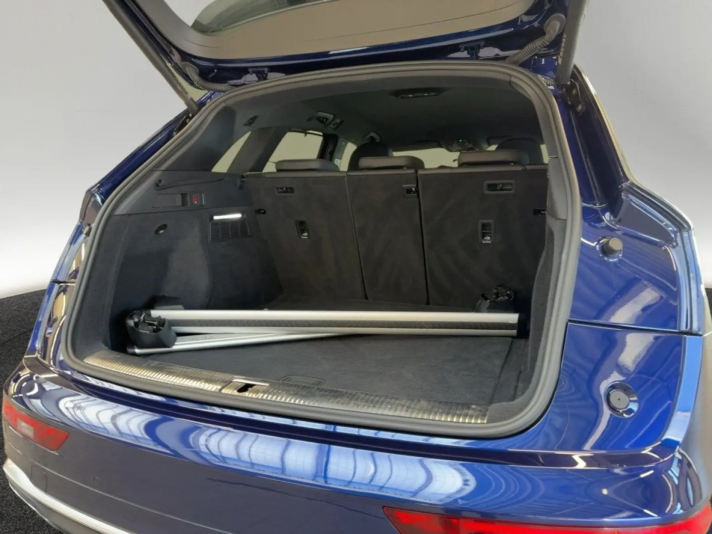 Q5 40 TDI qu. S line LED Kamera AHK Navi virtual