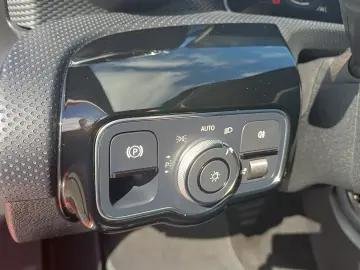 Mercedes-Benz A180d 1.5 diesel 116 CP 7AT Style