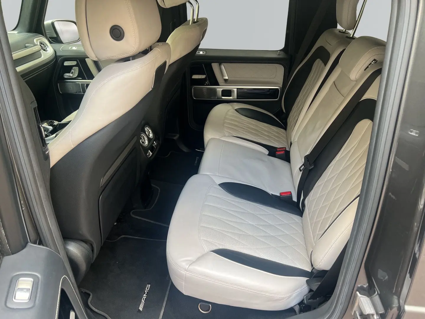 G 63 AMG Stronger Than Time Edition  360   Sitzb