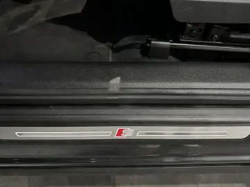 Q5 40 TDI quattro S line /KAMERA / AHK / LEDER