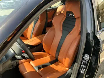 M5 Lim. Competition HUD Laser B&W Massage 20''