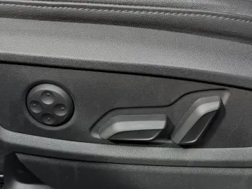 Q5 Sportback 40 Q ADVANCED LEDER PANO AHK eSITZE