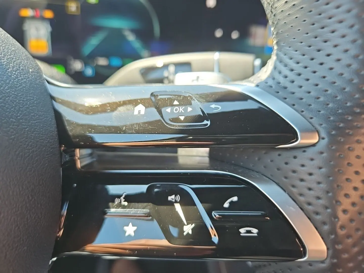 E220d Lim. 4MaticLED/AMG-Line/AHK/NAVI/DAB