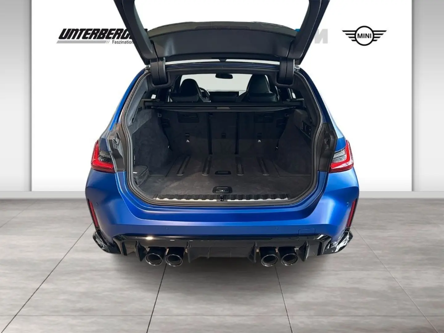 M3 Touring xDrive Competition / INDIVIDUAL