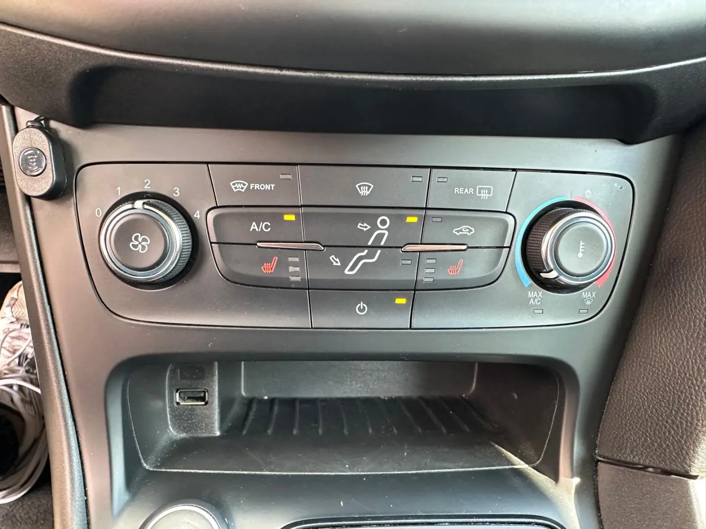 Ford Focus Trend 1.5 Tdci 120 CP cutie automata