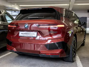 iX M60 PANO AHK HUD 360° LASER LED SITZBELÜFTUNG