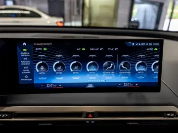 iX M60 PANO AHK HUD 360° LASER LED SITZBELÜFTUNG