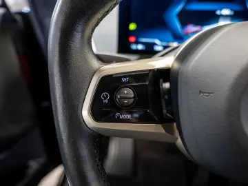 iX M60 PANO AHK HUD 360° LASER LED SITZBELÜFTUNG