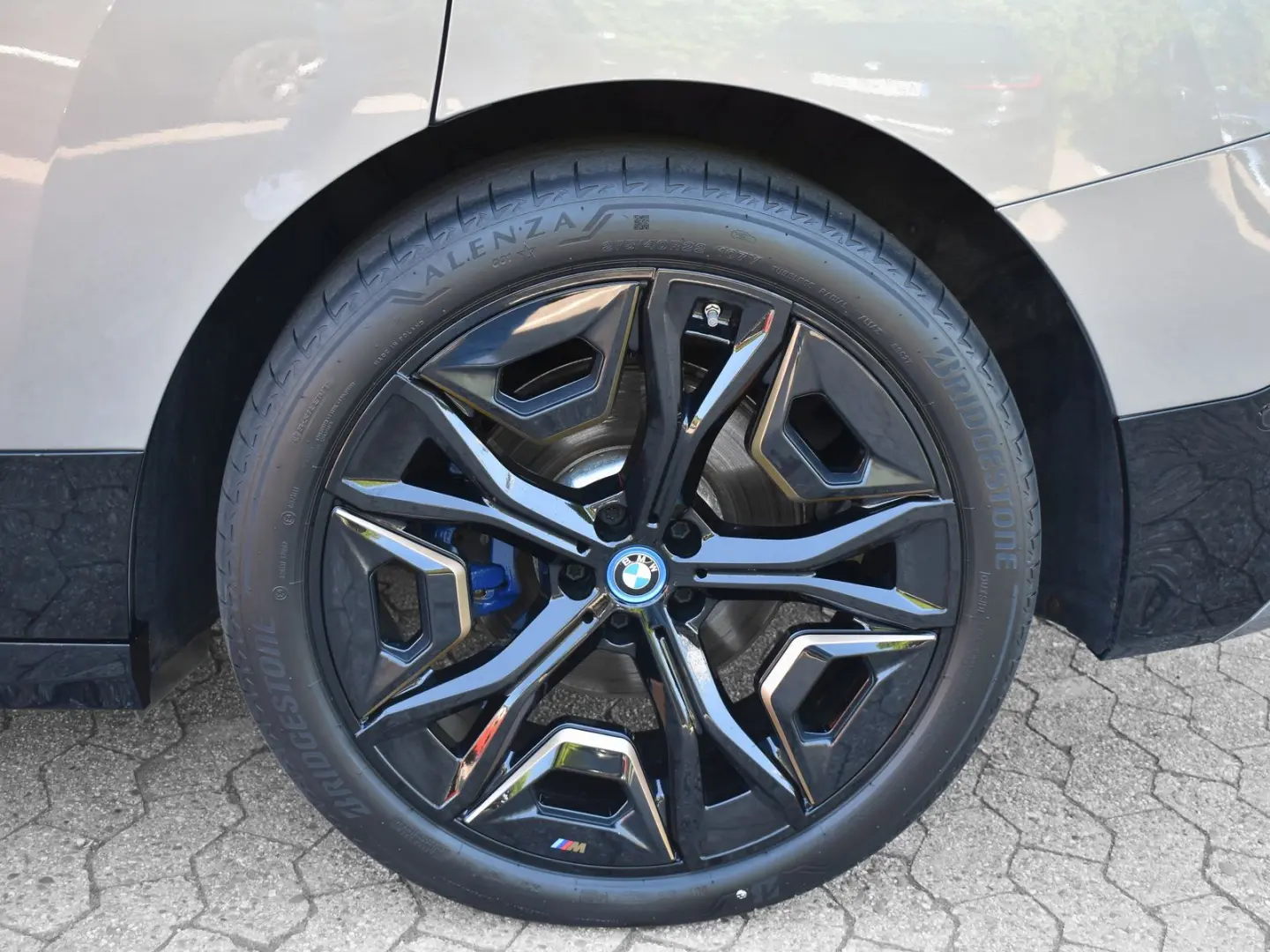 iX xDrive50 Sportpaket HK HiFi DAB Aktivlenkung