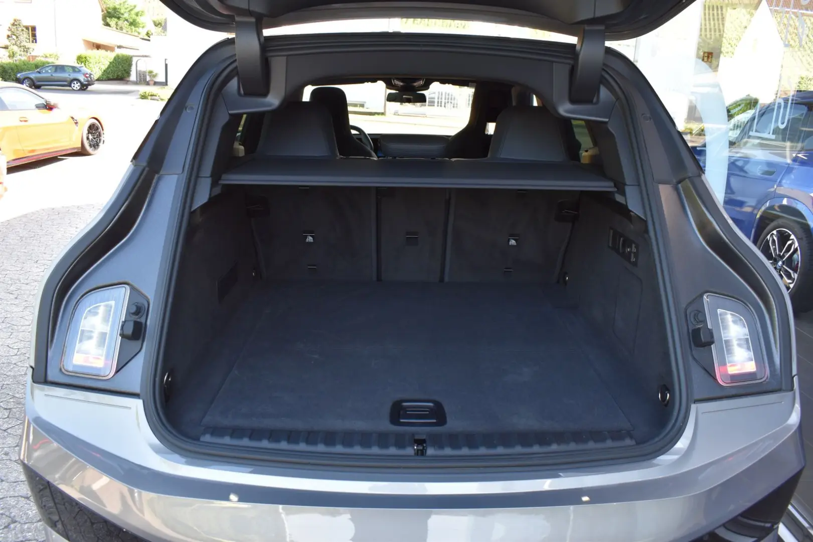 iX xDrive50 Sportpaket HK HiFi DAB Aktivlenkung