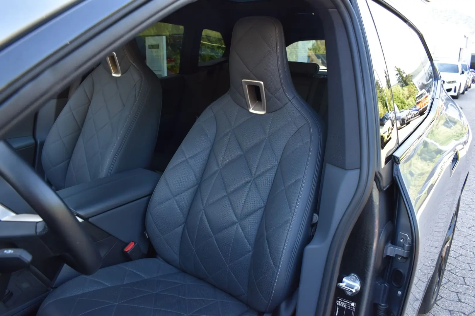 iX xDrive50 Sportpaket HK HiFi DAB Aktivlenkung