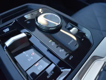 iX xDrive50 Sportpaket HK HiFi DAB Aktivlenkung