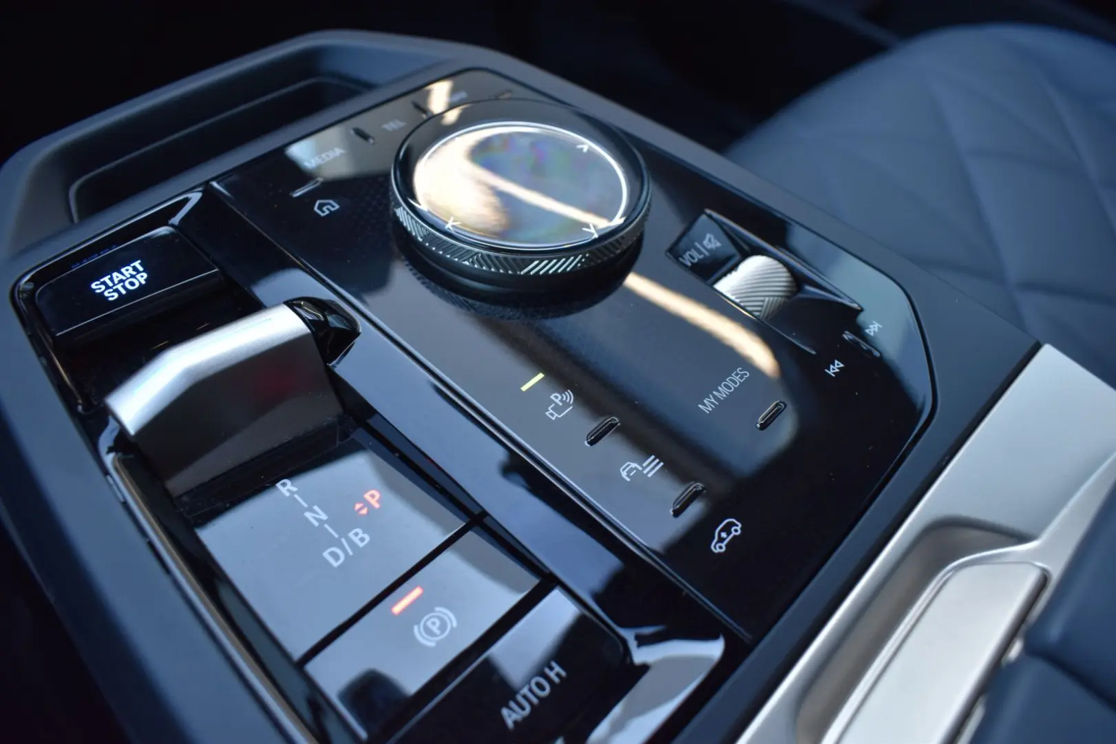 iX xDrive50 Sportpaket HK HiFi DAB Aktivlenkung