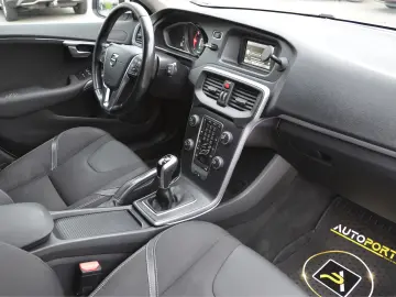 Volvo v 40 D3 Momentum