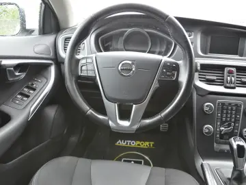 Volvo v 40 D3 Momentum