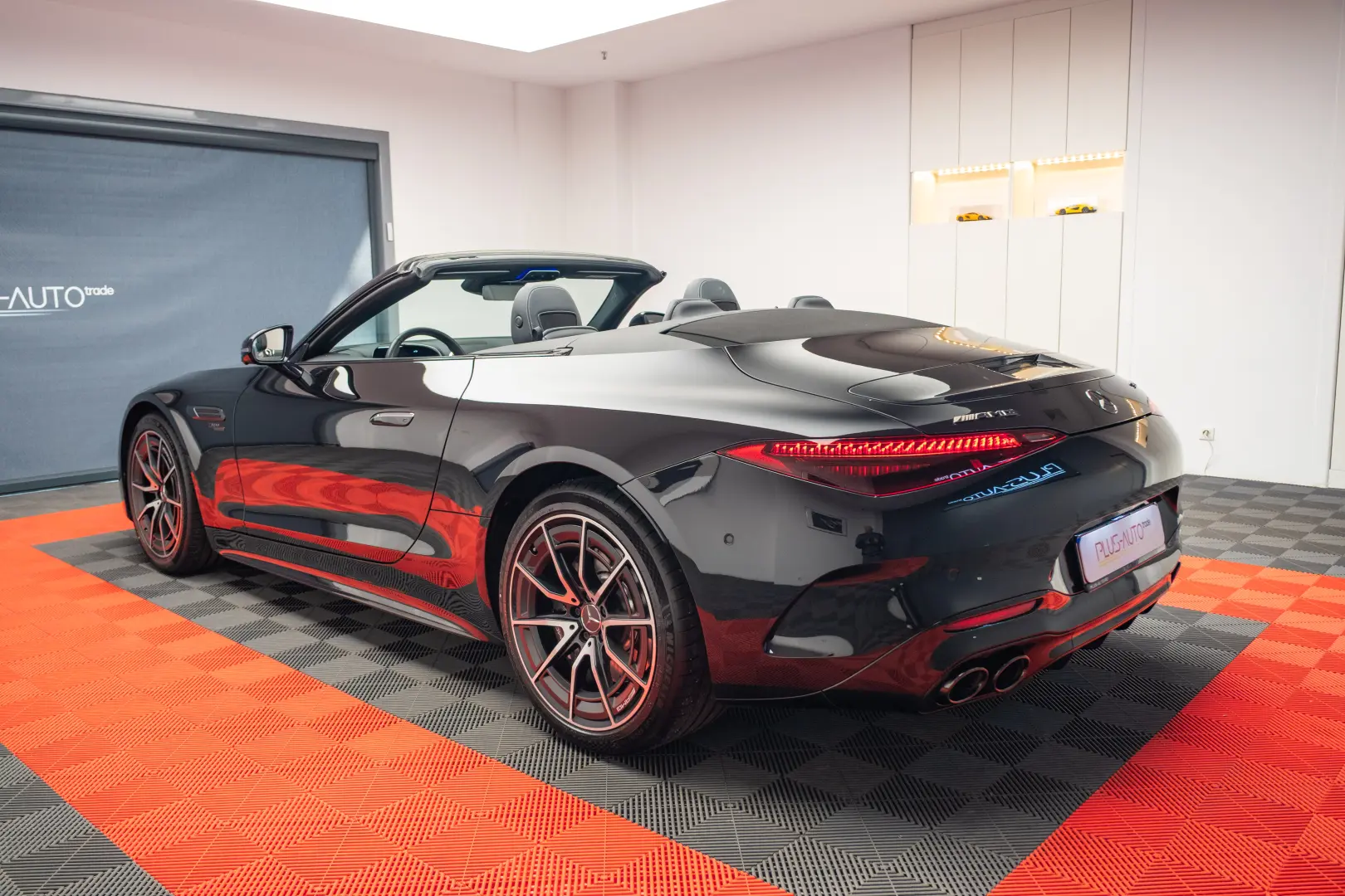 Mercedes Benz SL 43 AMG