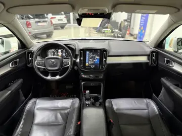 Volvo XC40 2.0 D4 AWD