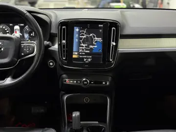 Volvo XC40 2.0 D4 AWD