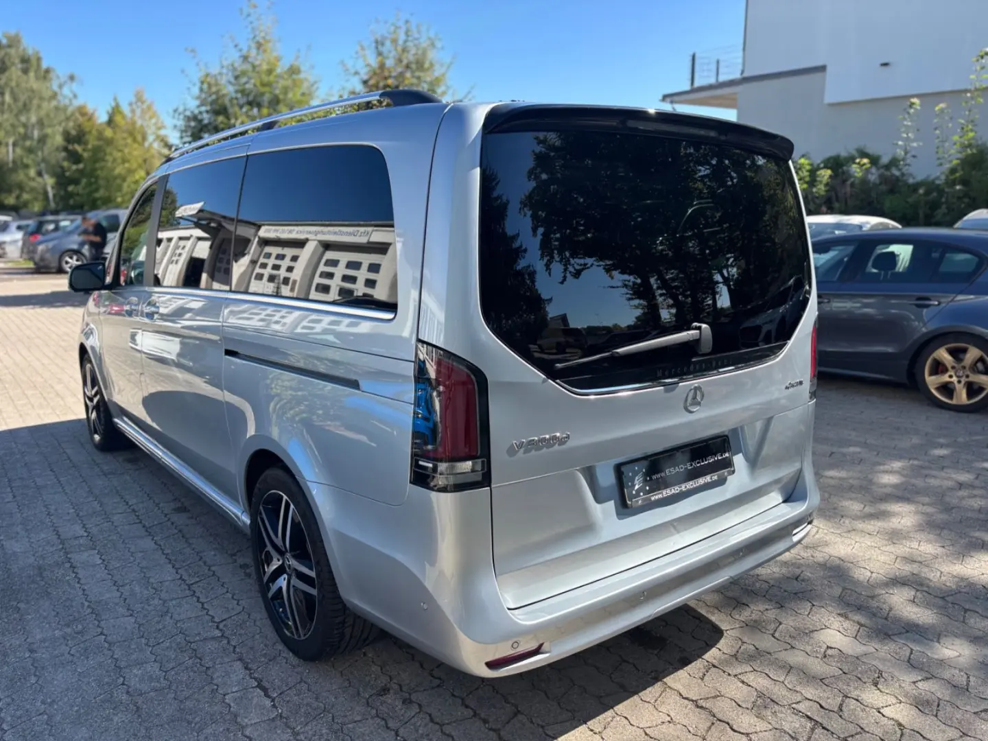 V300d 4MATIC EXCLUSIVE lang AHK AeroKit AMG MBUX