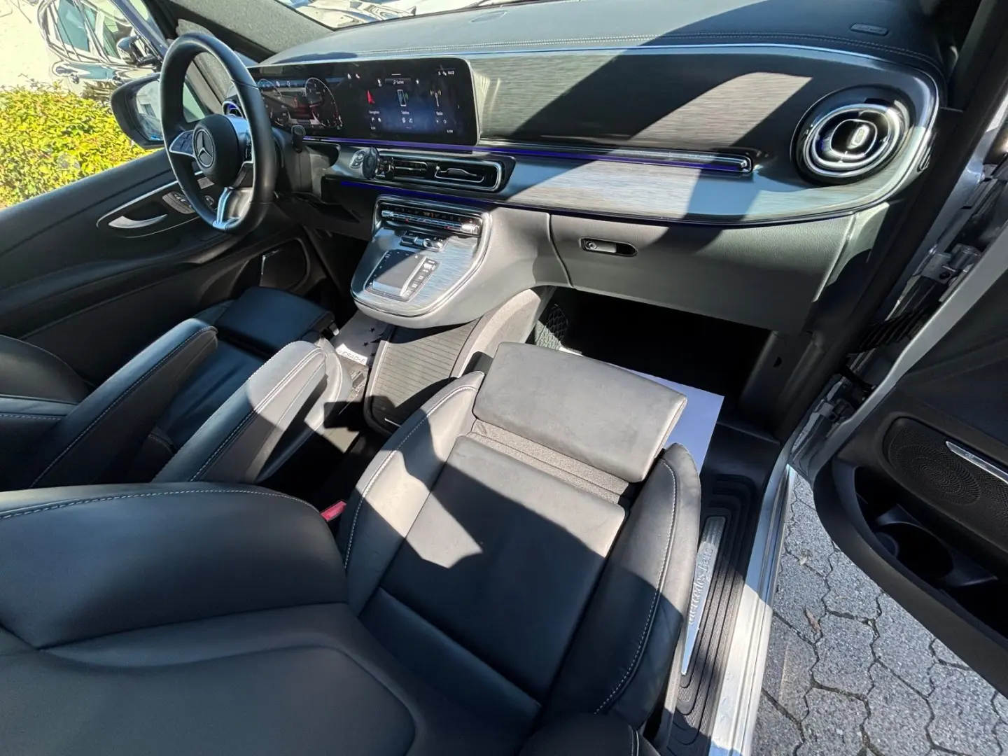 V300d 4MATIC EXCLUSIVE lang AHK AeroKit AMG MBUX