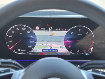 V300d 4MATIC EXCLUSIVE lang AHK AeroKit AMG MBUX