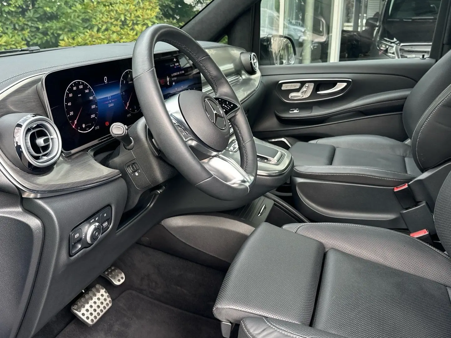 V 300d Exclusive 4x4 lang AIRMATIC Pano 360  AHK