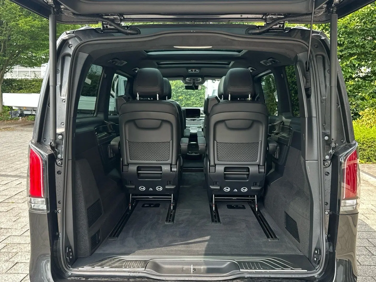 V 300d Exclusive 4x4 lang AIRMATIC Pano 360  AHK