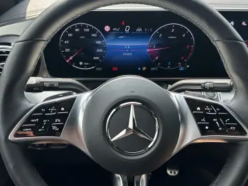 V 300d Exclusive 4x4 lang AIRMATIC Pano 360  AHK