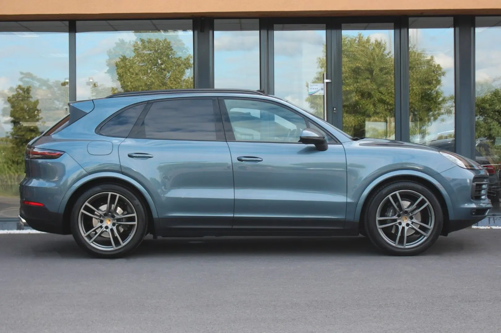 Cayenne Basis