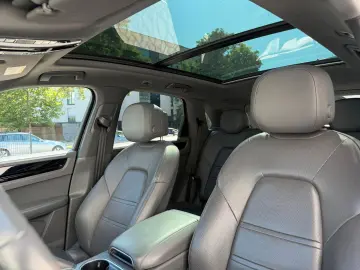 Cayenne E-Hybrid*Pano*Luft*22Zoll*AHK*360Kamera*