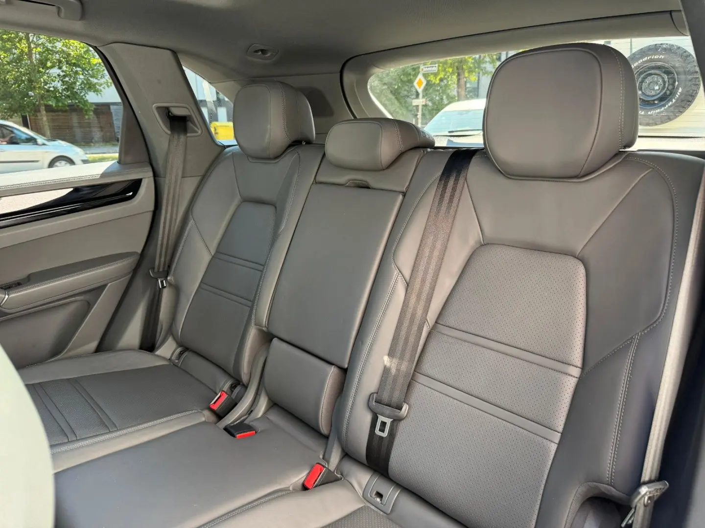 Cayenne E-Hybrid*Pano*Luft*22Zoll*AHK*360Kamera*