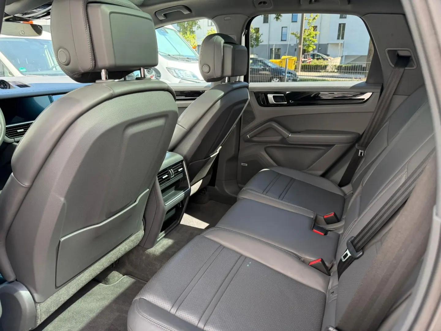 Cayenne E-Hybrid*Pano*Luft*22Zoll*AHK*360Kamera*