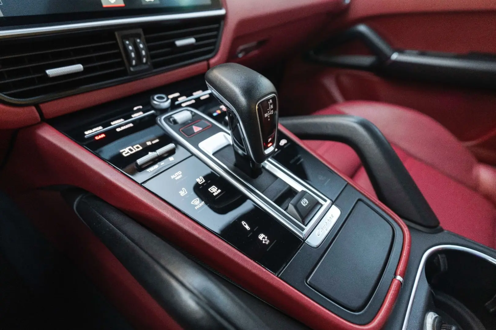 Cayenne Coupe SPORT-CHRONO MATRIX TOTW KAM PASM
