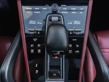 Cayenne Coupe SPORT-CHRONO MATRIX TOTW KAM PASM