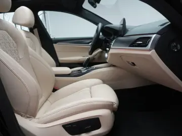 BMW 530 d xDrive M Sport Navi/Leder/ACC