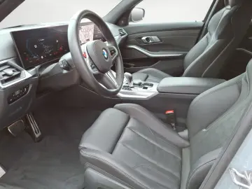 BMW M3 Competition M xDrive Driving Assistant