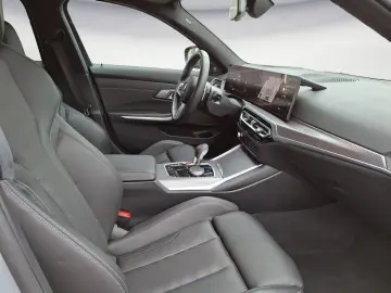 BMW M3 Competition M xDrive Driving Assistant
