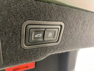 Audi S8 4.0 TFSI quattro Pano + OLED Klima