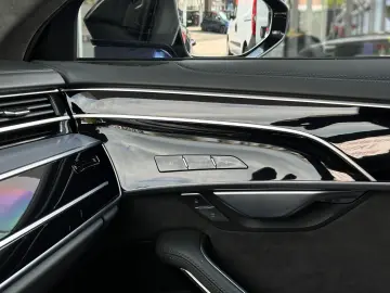 AUDI S8 4.0TFSI QUATTRO PANO HUD LASER TV 360° B&O