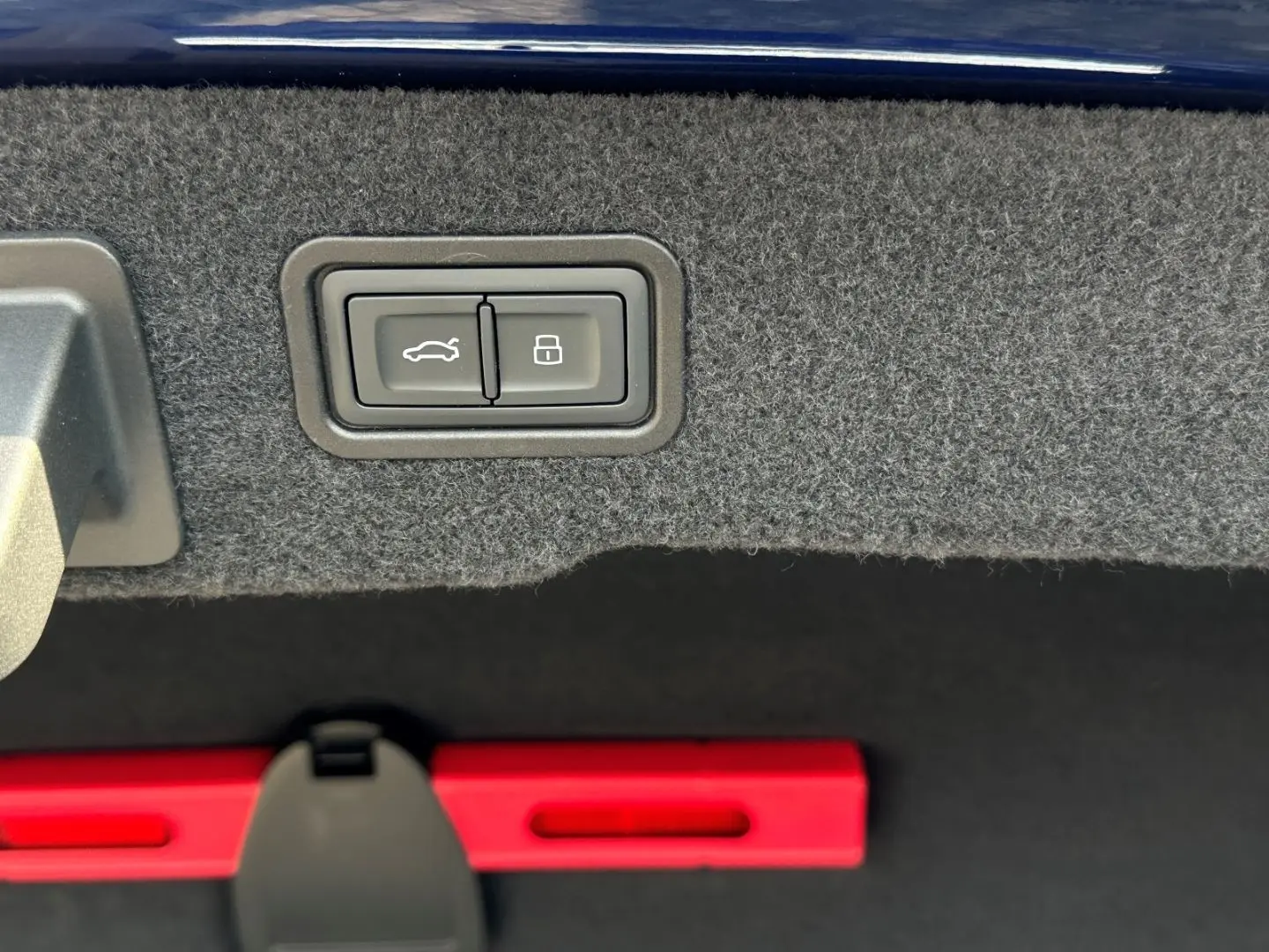 AUDI S8 4.0TFSI QUATTRO PANO HUD LASER TV 360° B&O