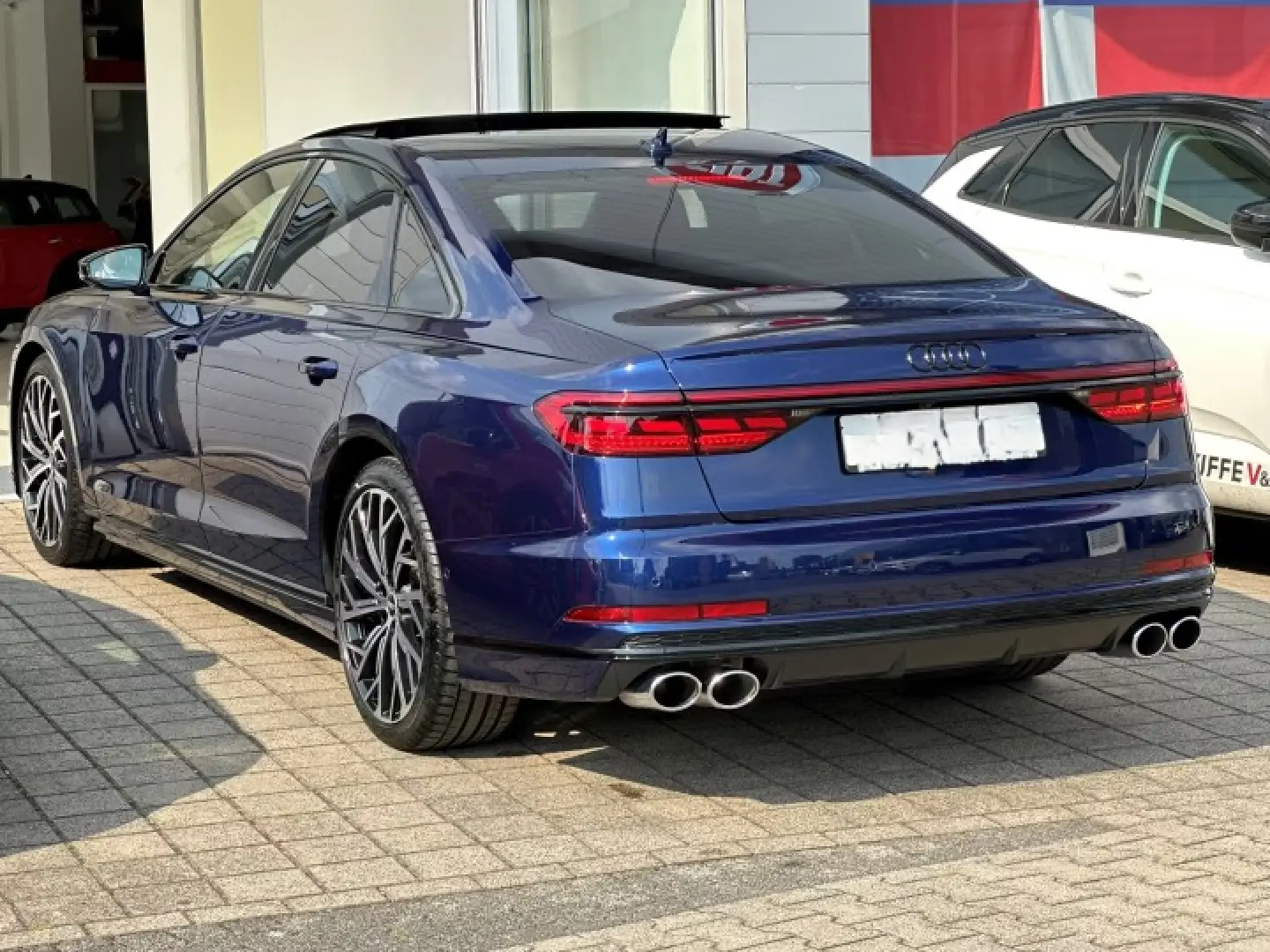 AUDI S8 4.0TFSI QUATTRO PANO HUD LASER TV 360° B&O