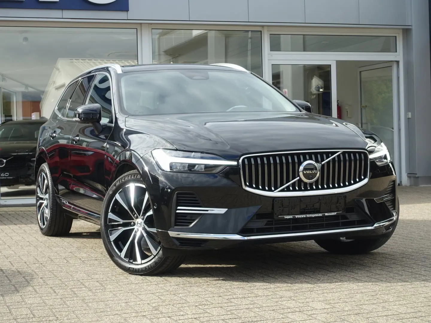 XC60 T6 AWD Plus Bright HEICO-Umbau Pano BLIS