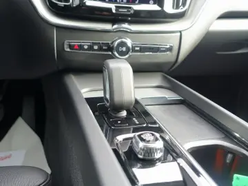 XC60 T6 AWD Plus Bright HEICO-Umbau Pano BLIS