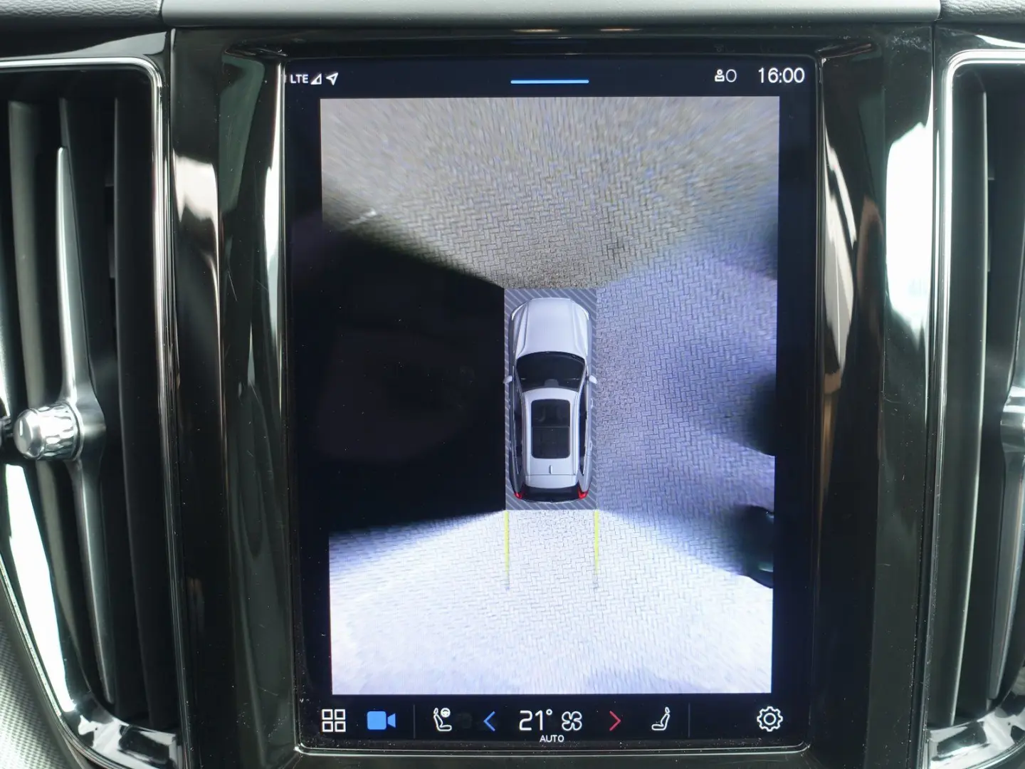 XC60 T6 AWD Plus Bright HEICO-Umbau Pano BLIS