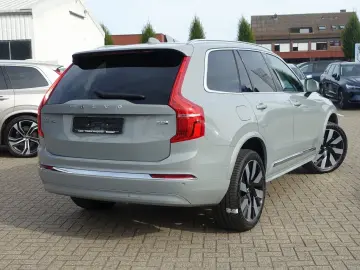 XC90 T8 Plus Bright AWD HeadUp/Pano/B&W/AHK/Four